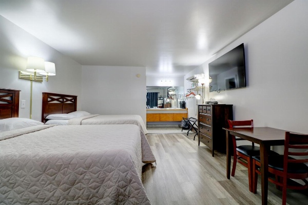 Canaan Motel image 1